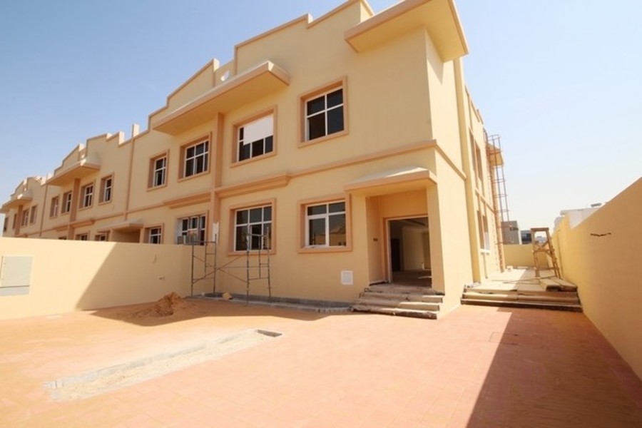 Umm Suqeim Commercial Villas